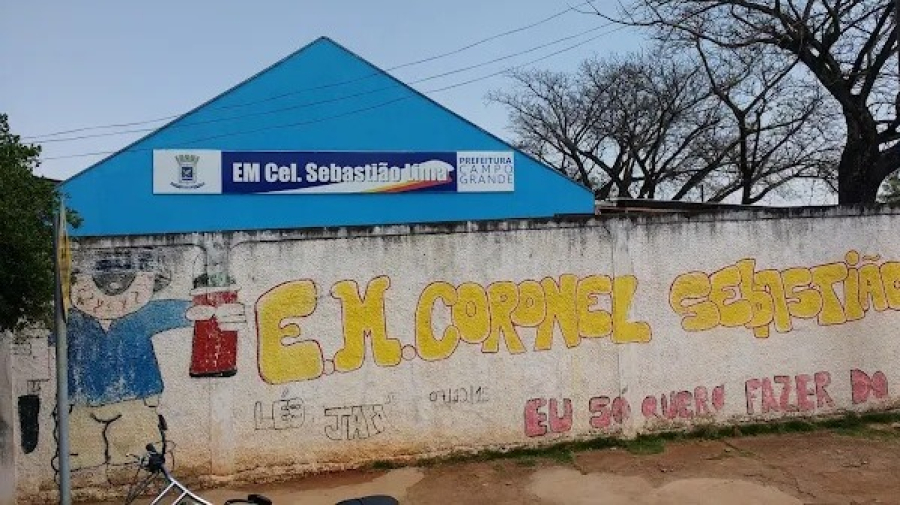 Monitor de escola municipal é denunciado por 'namorar' aluna de 13 anos em Campo Grande